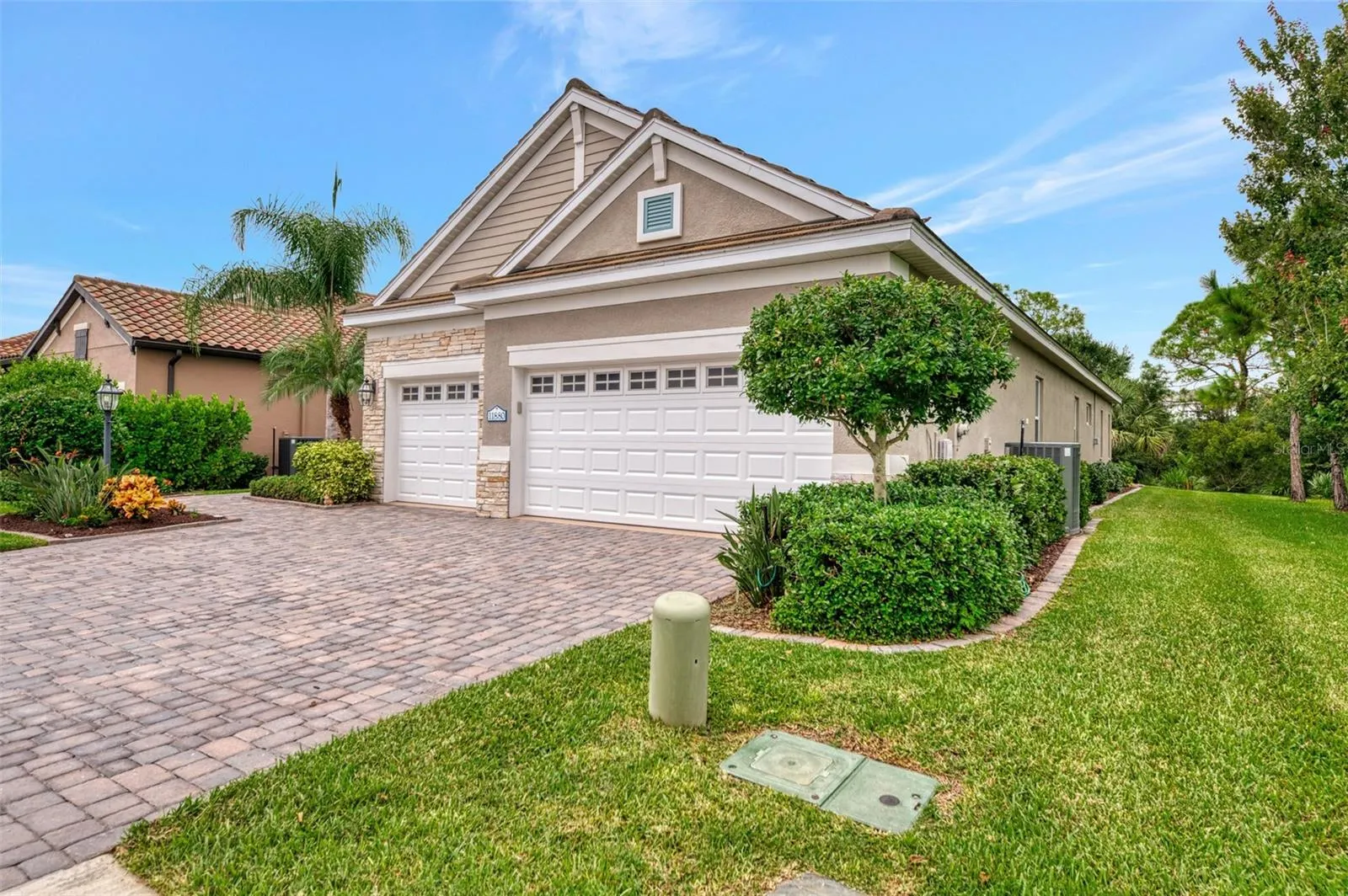 11880 HUNTERS CREEK RD