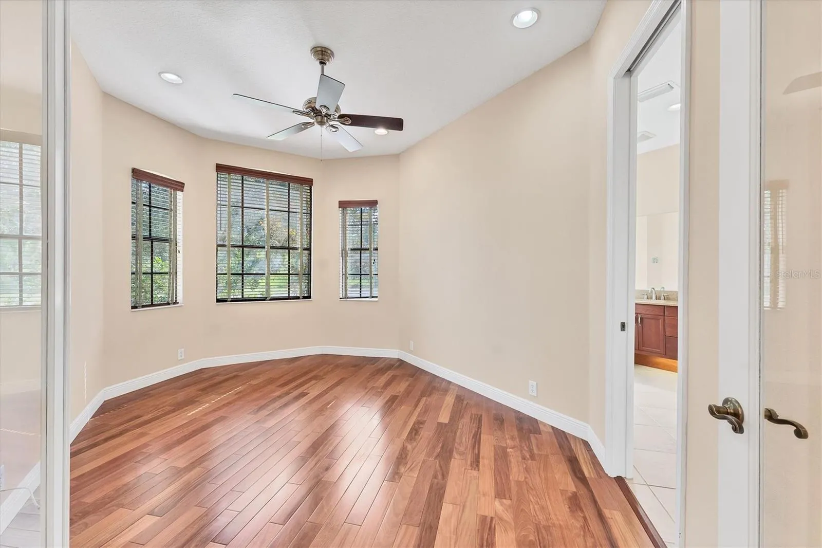 306 COUNTRY MEADOWS WAY