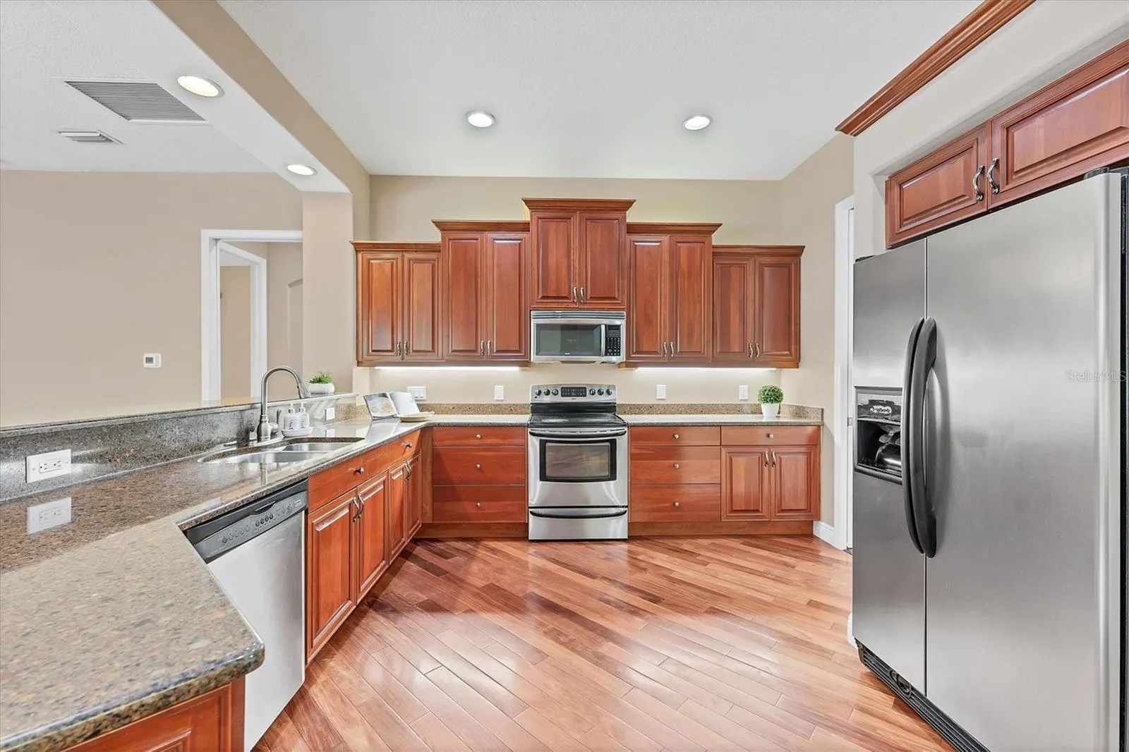 306 COUNTRY MEADOWS WAY
