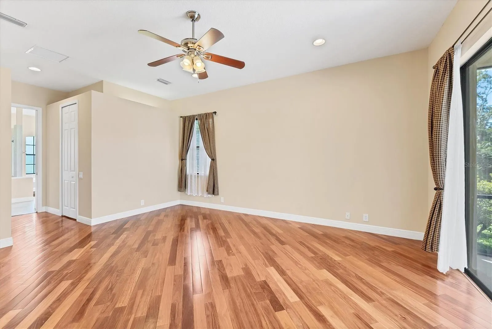 306 COUNTRY MEADOWS WAY