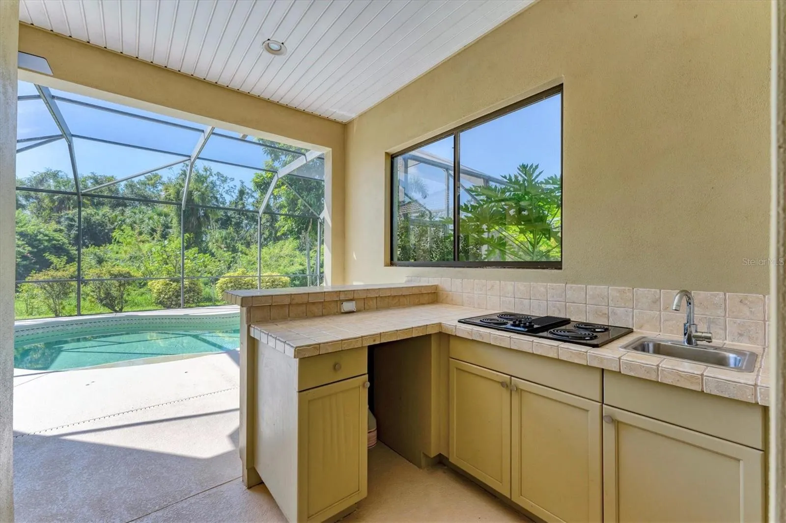 306 COUNTRY MEADOWS WAY