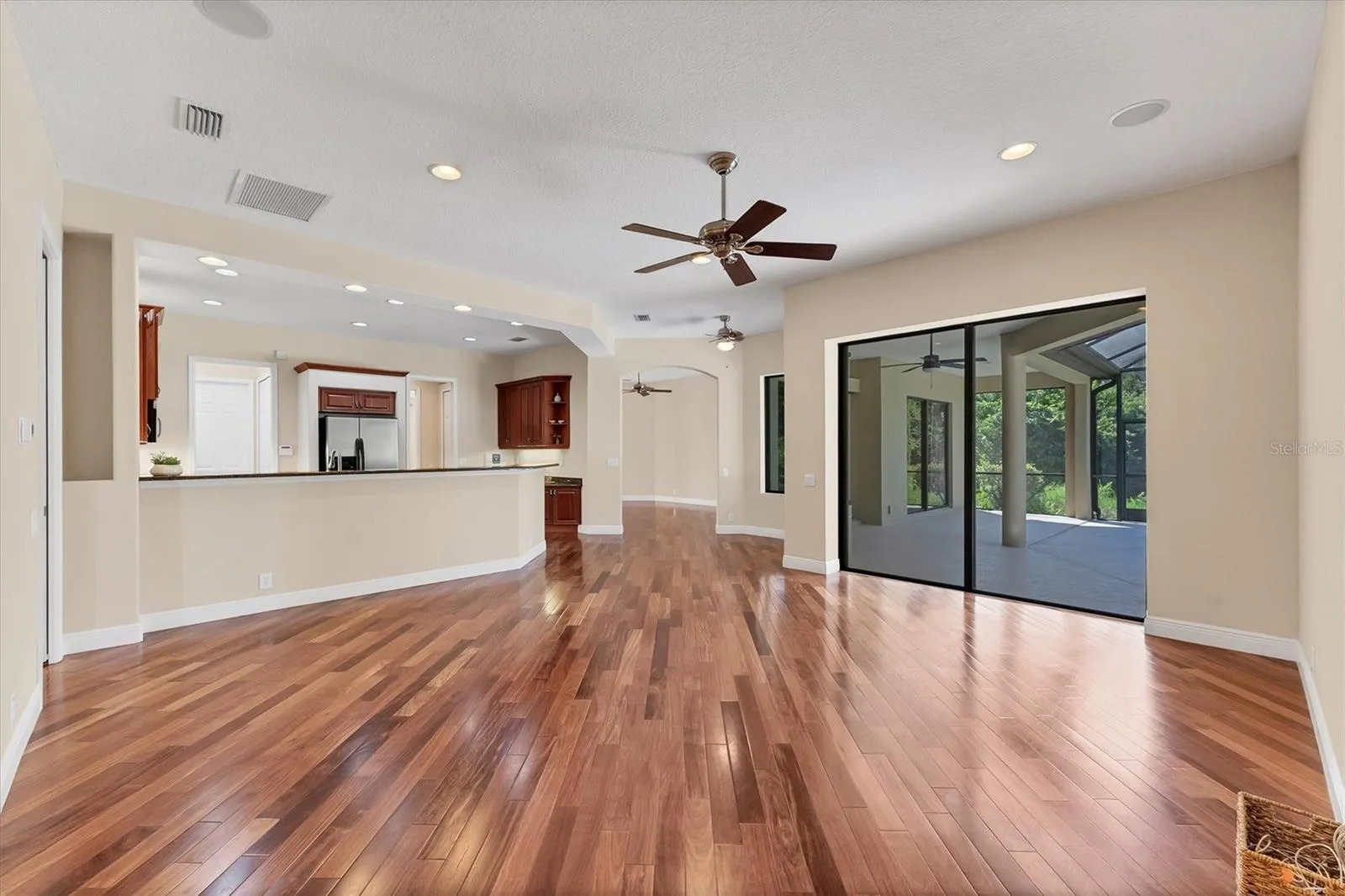 306 COUNTRY MEADOWS WAY