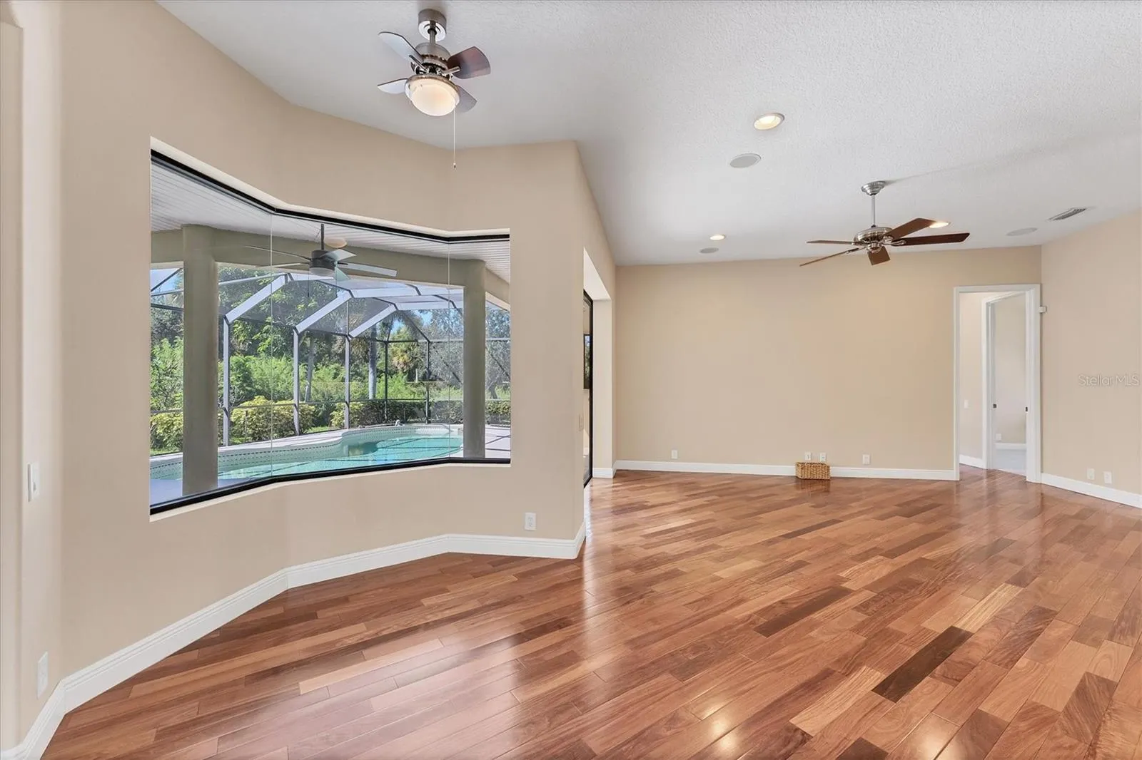 306 COUNTRY MEADOWS WAY
