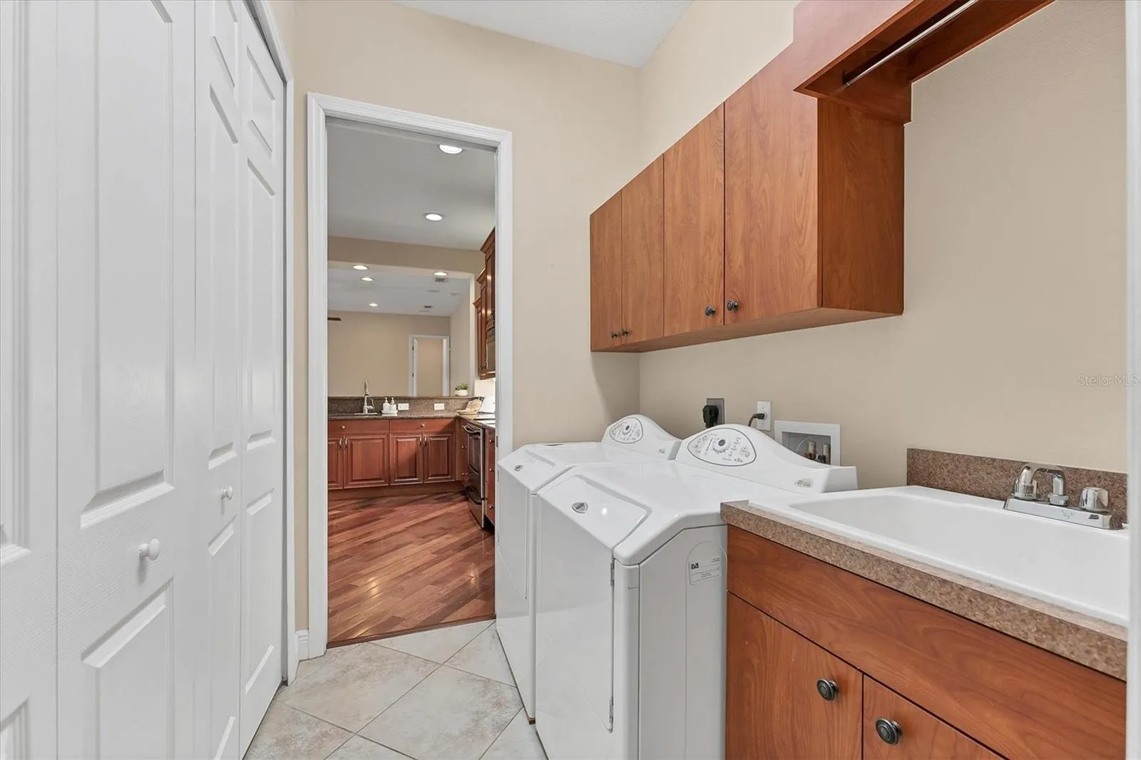 306 COUNTRY MEADOWS WAY