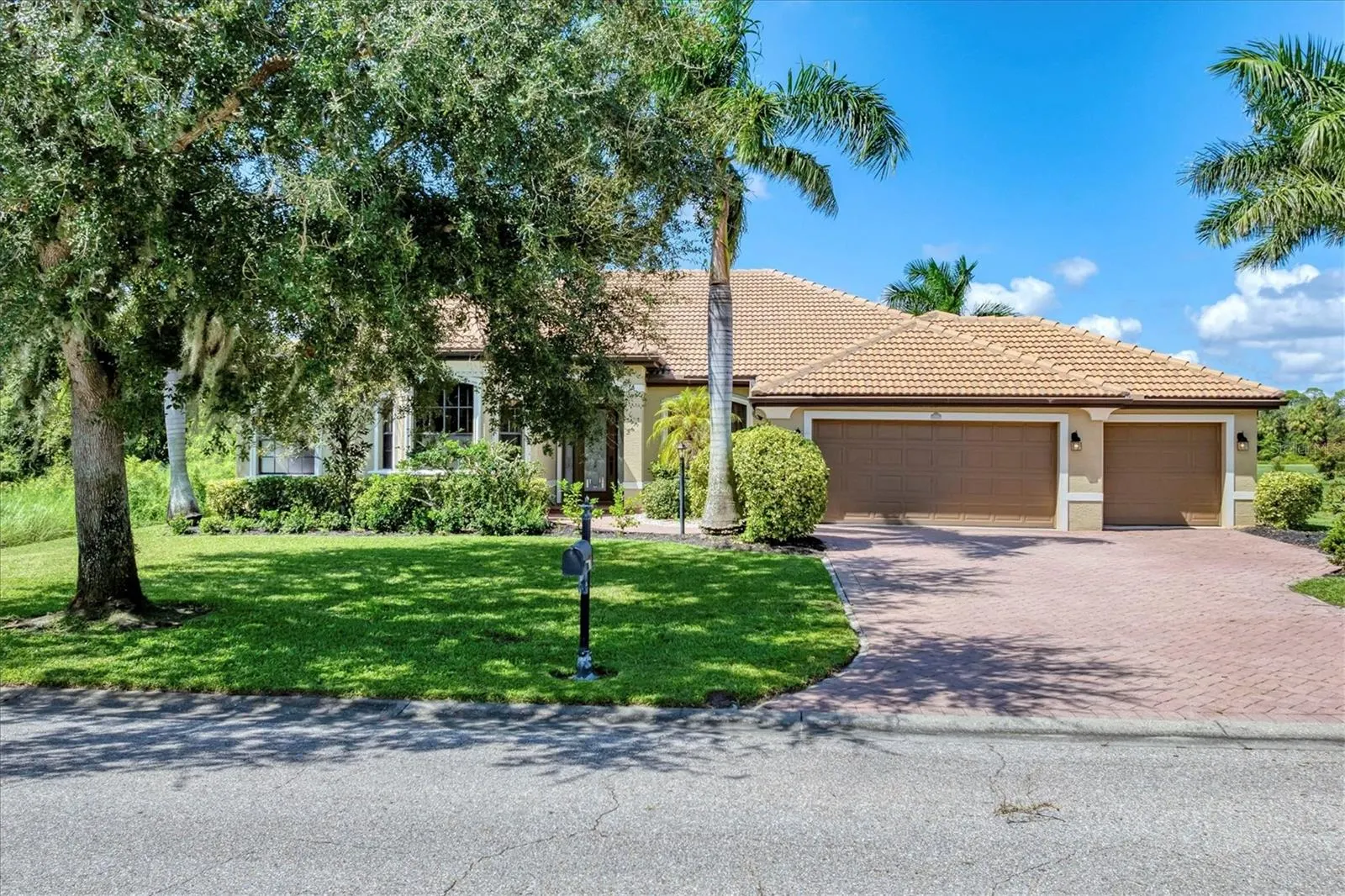 306 COUNTRY MEADOWS WAY