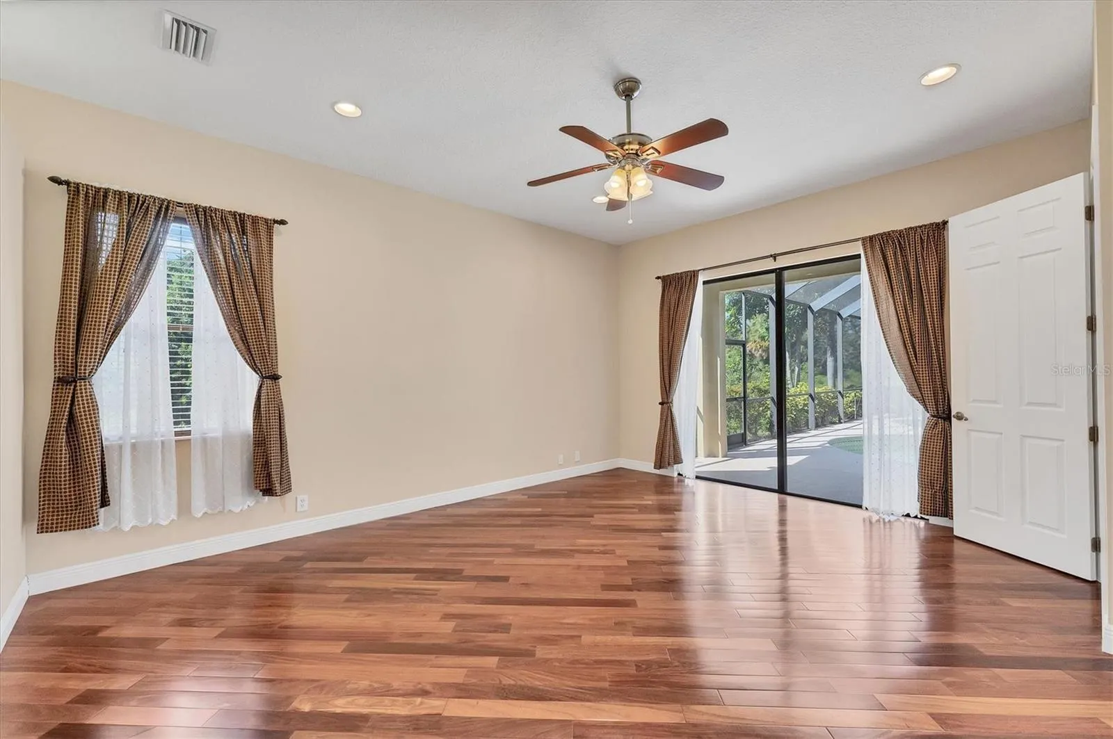 306 COUNTRY MEADOWS WAY