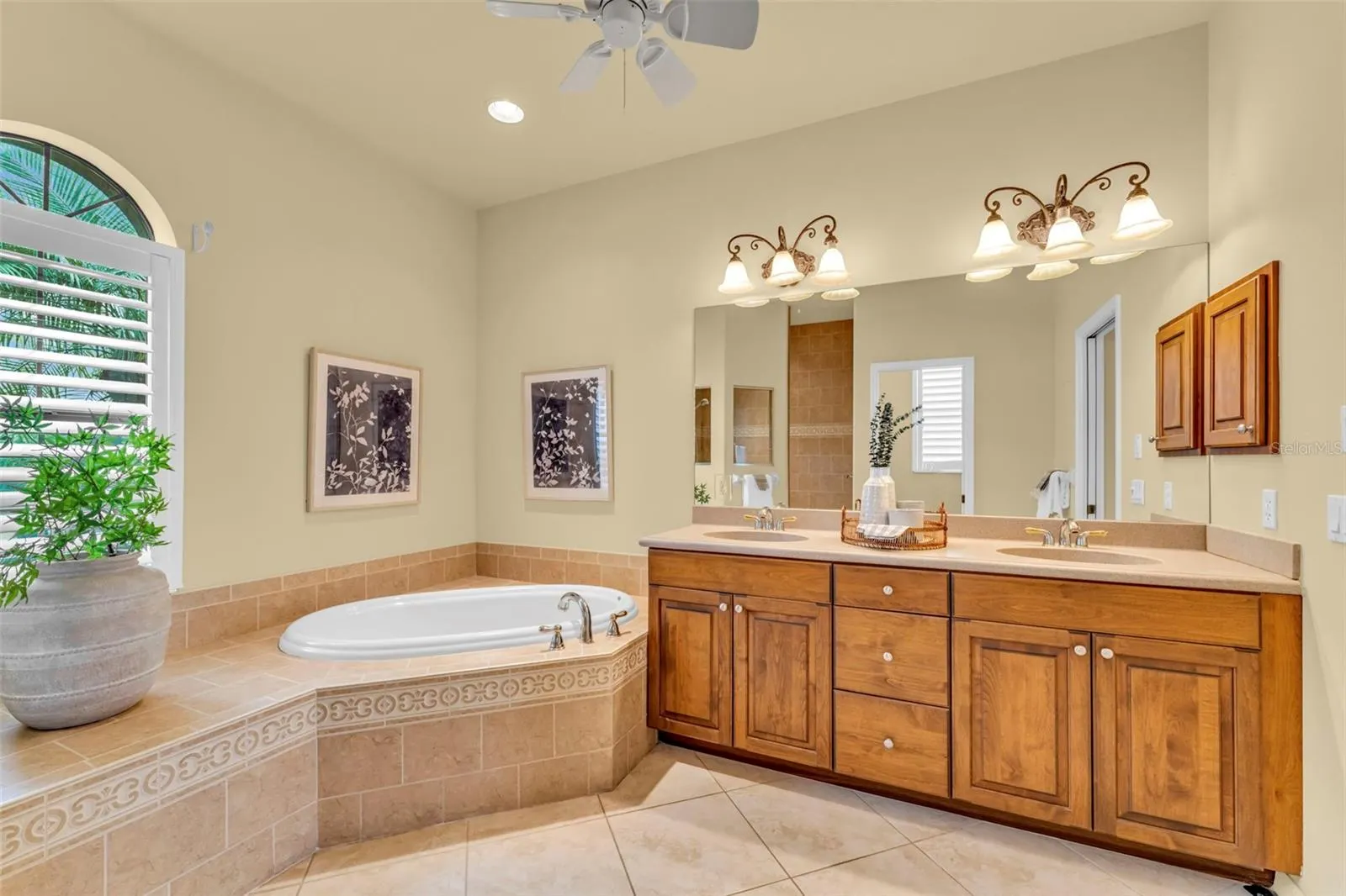 5608 WHITE IBIS DR