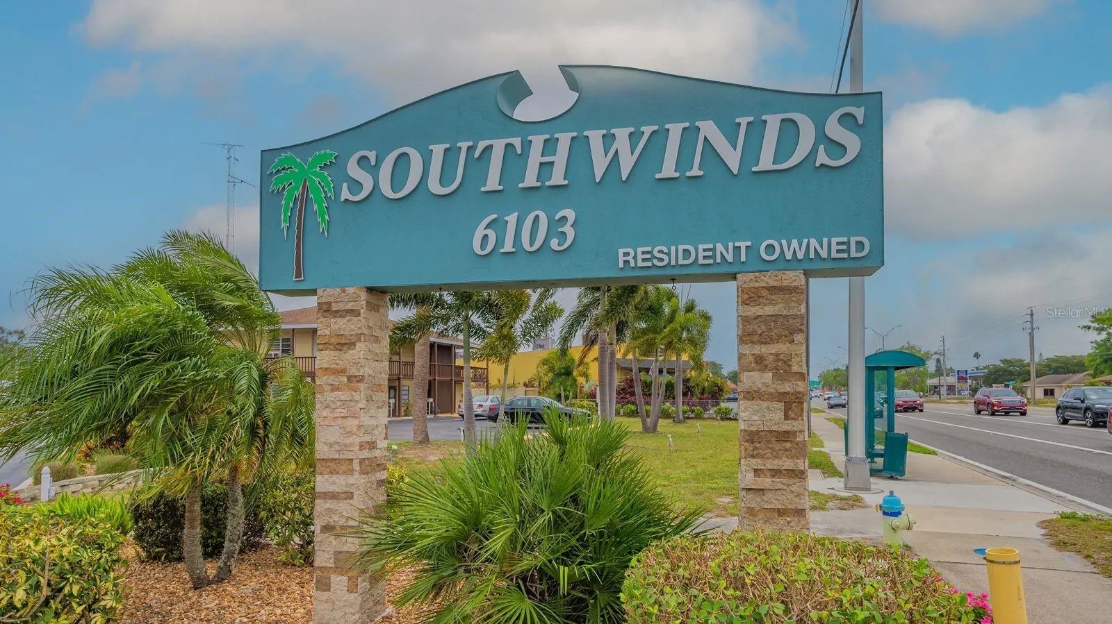 85 SOUTHWINDS DR
