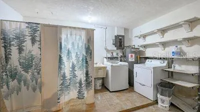 1104 FRUITLAND AVE.