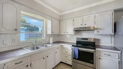 1104 FRUITLAND AVE.