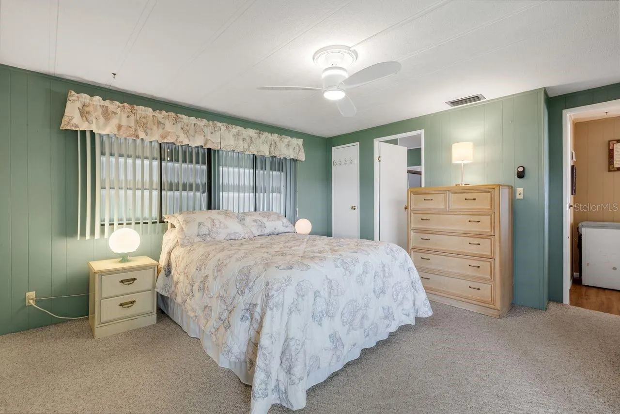 712 FAIRMOUNT DR