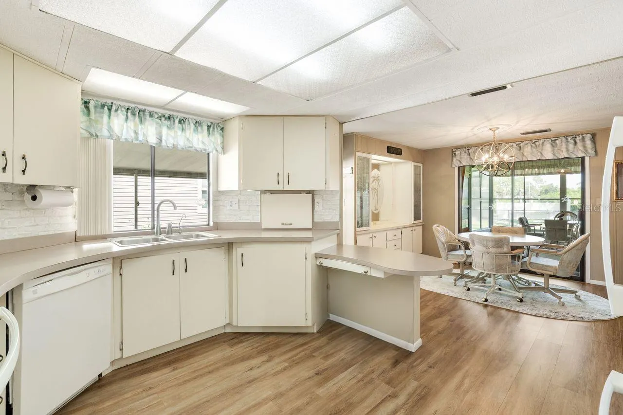 712 FAIRMOUNT DR