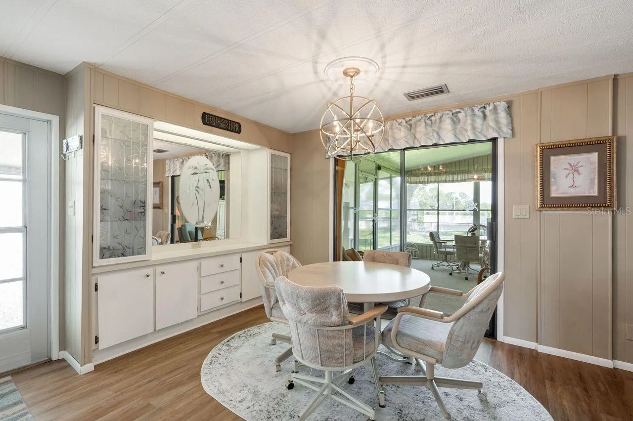712 FAIRMOUNT DR