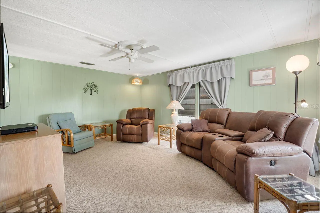 712 FAIRMOUNT DR