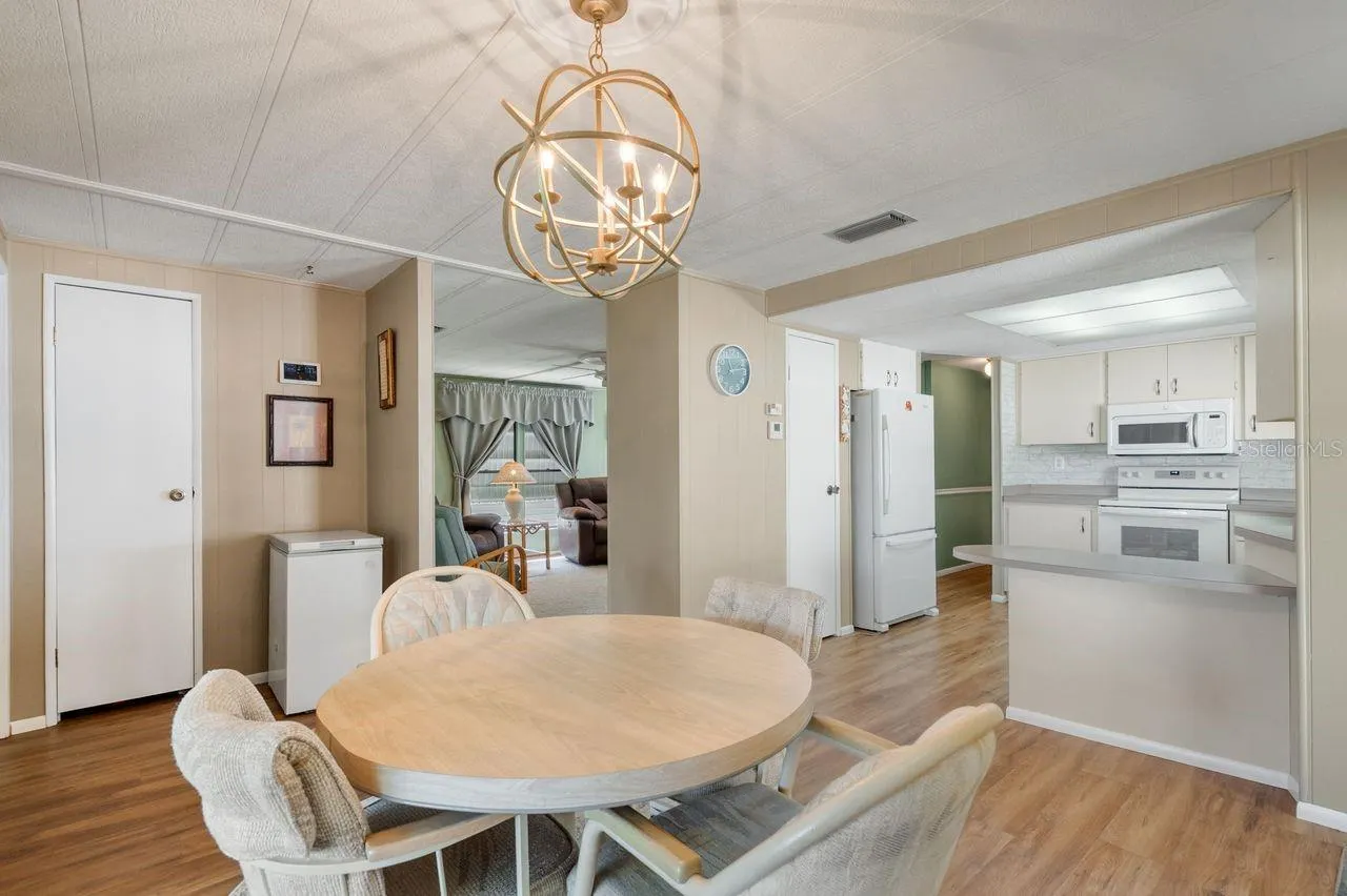 712 FAIRMOUNT DR