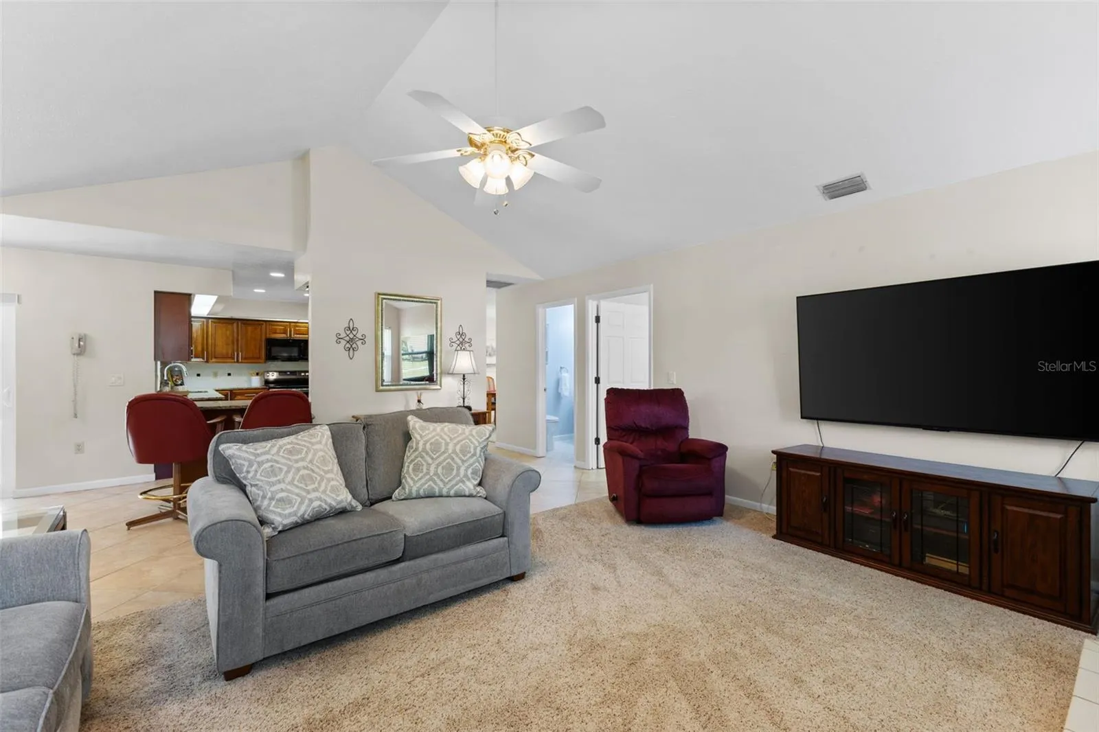 7267 CASTLE DR