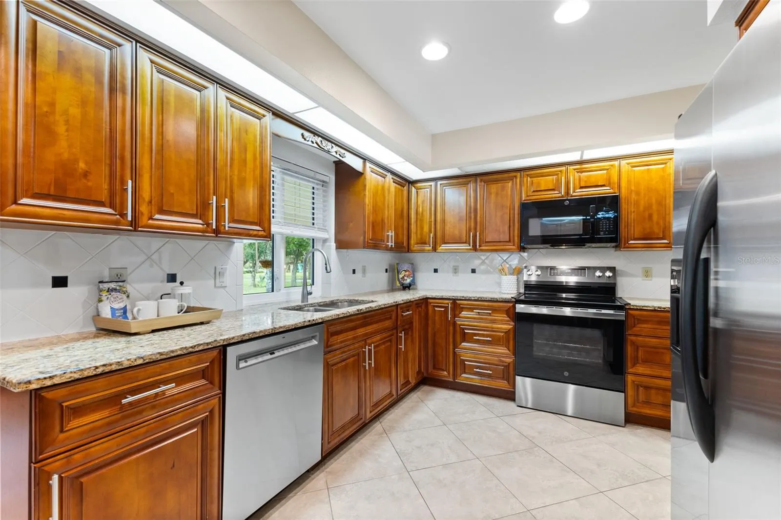 7267 CASTLE DR
