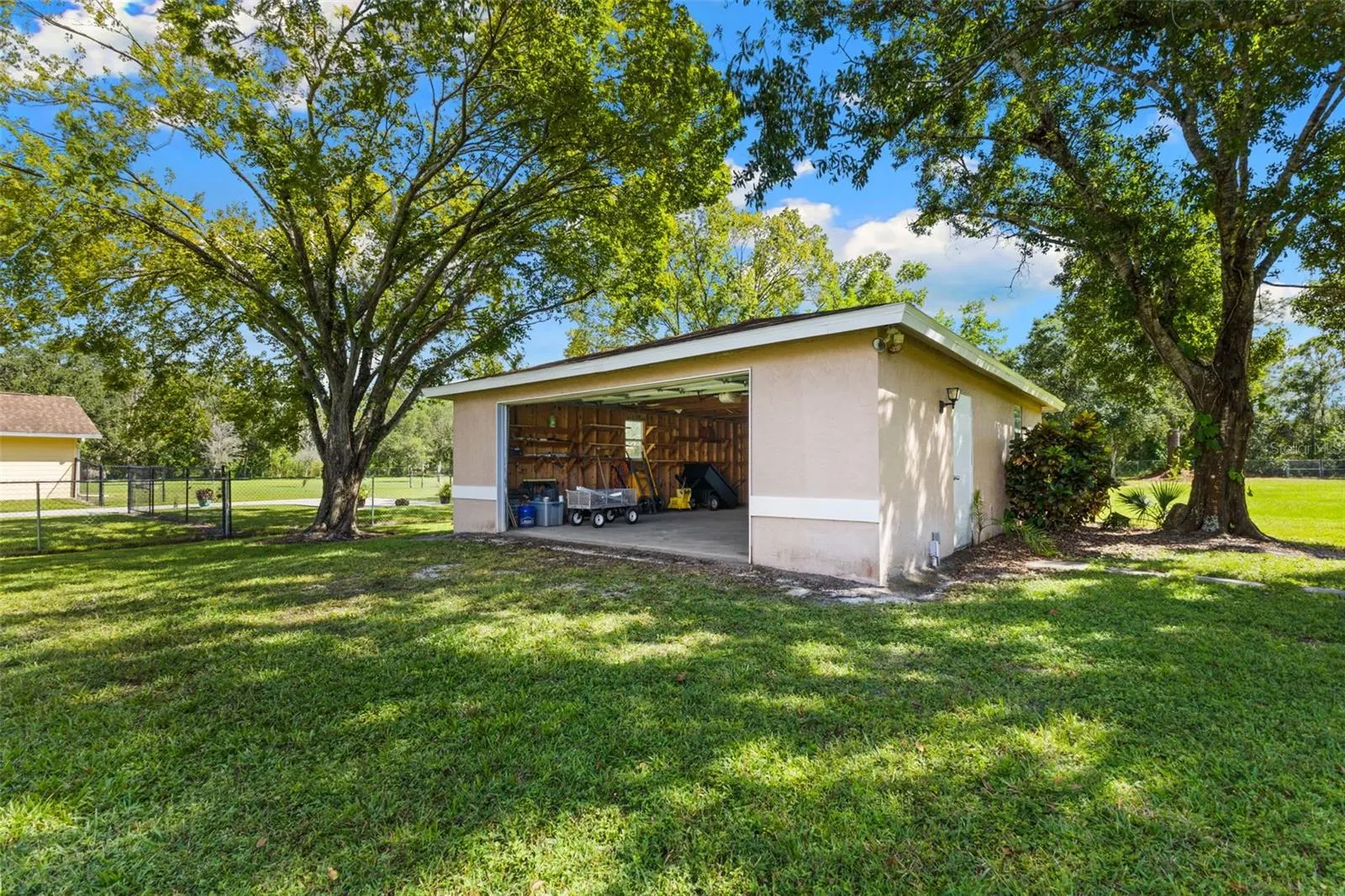7267 CASTLE DR