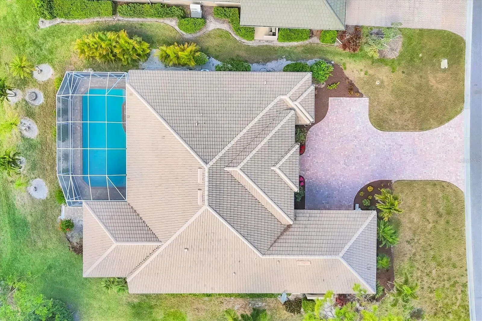 2020 CALUSA LAKES BLVD