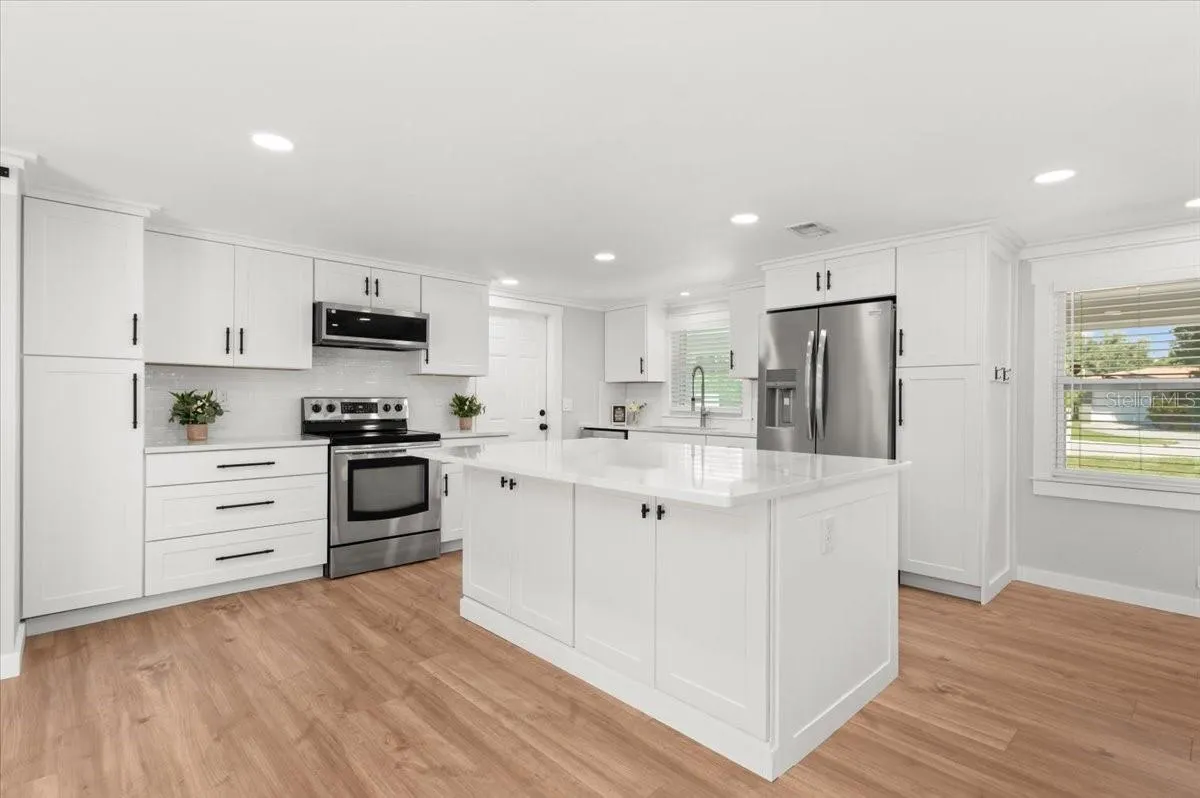 311 DORCHESTER DR