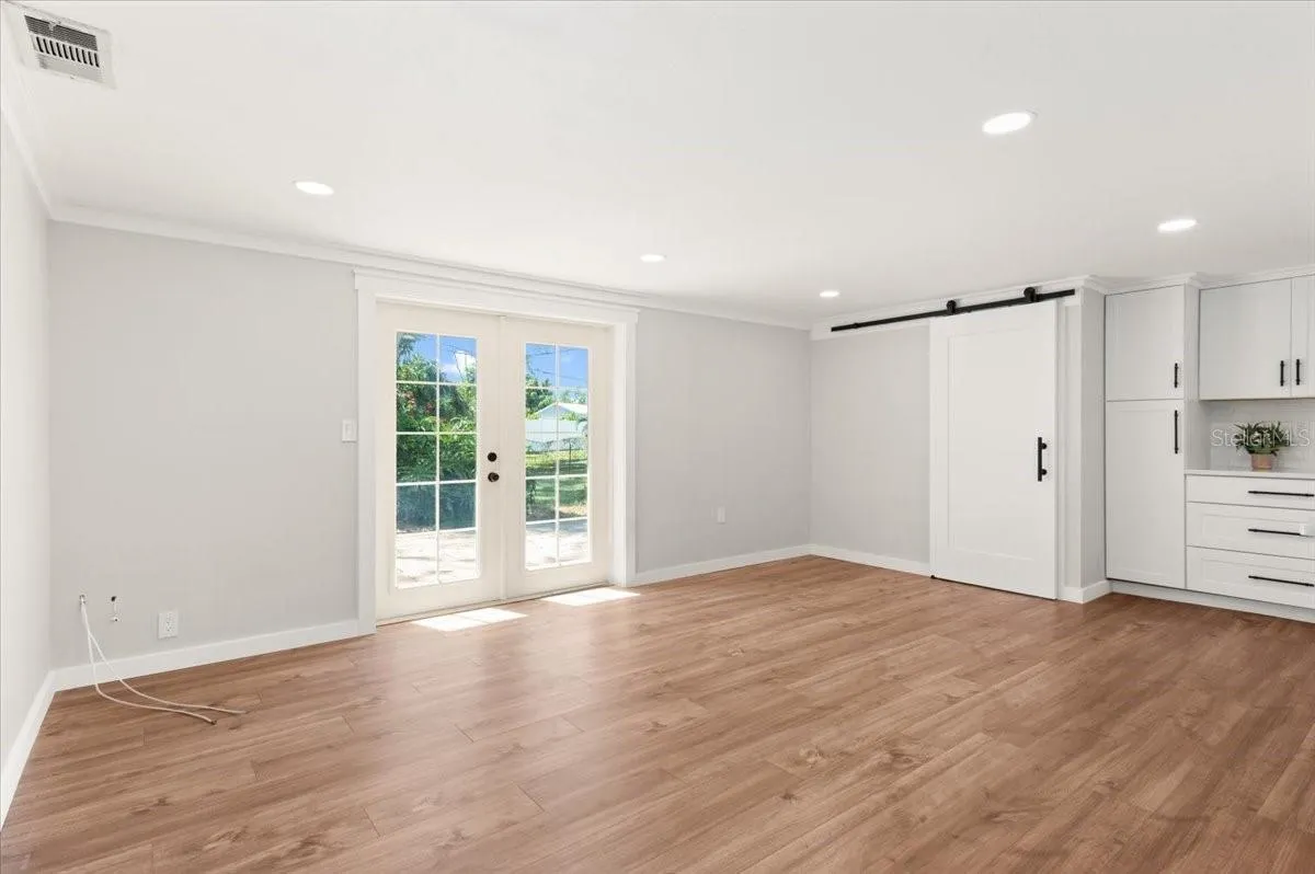 311 DORCHESTER DR