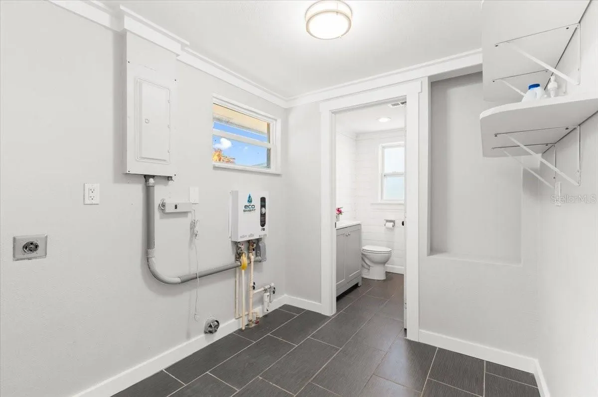 311 DORCHESTER DR