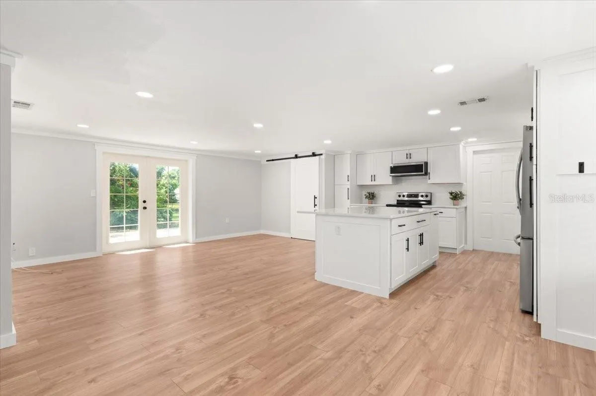 311 DORCHESTER DR