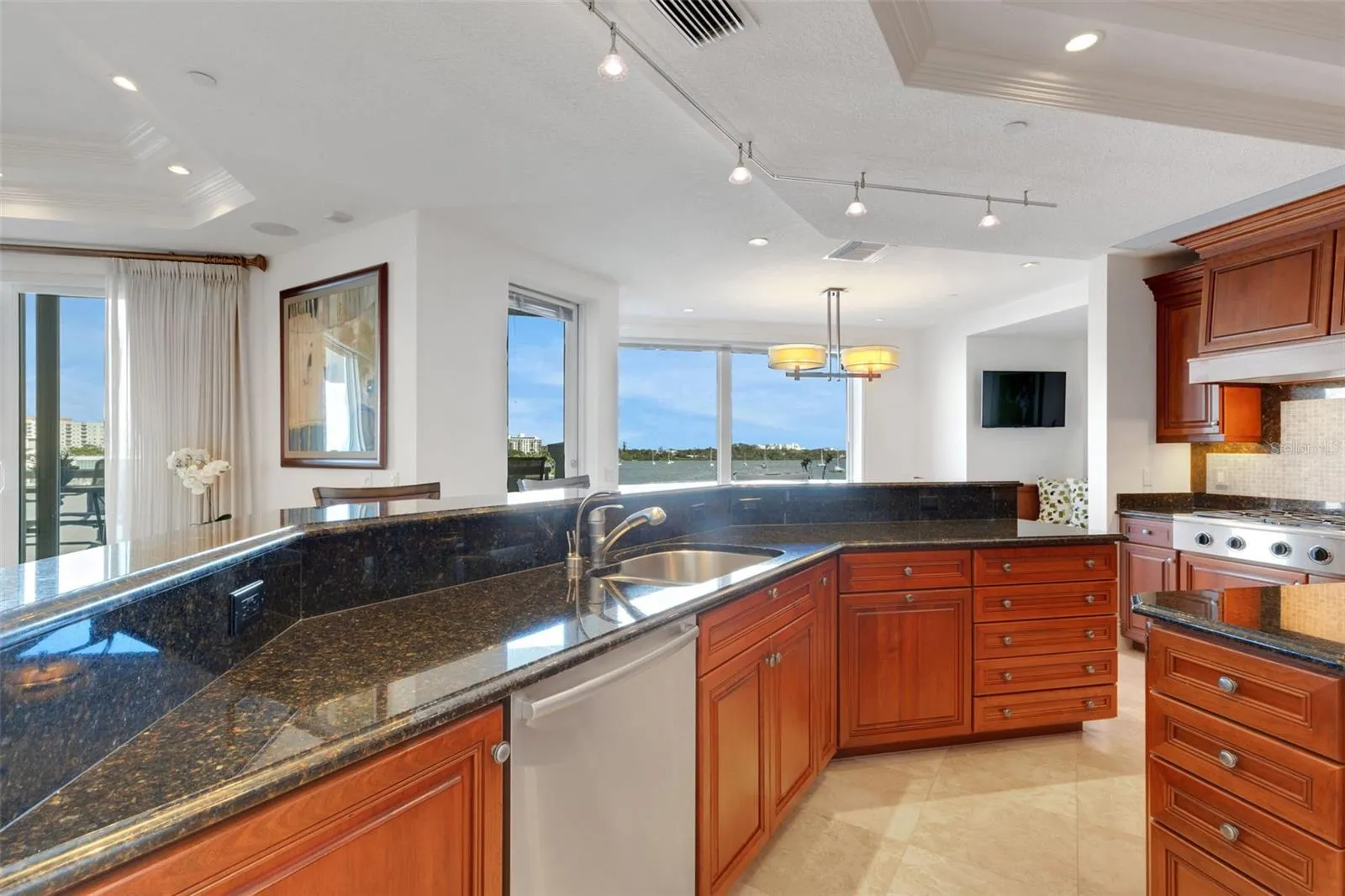 464 GOLDEN GATE PT #403, #403