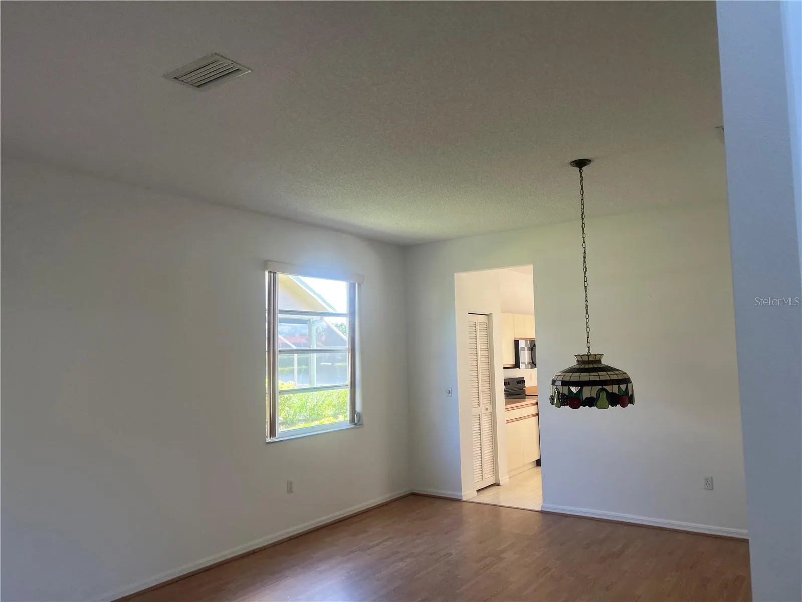 9528 KNIGHTSBRIDGE CIR