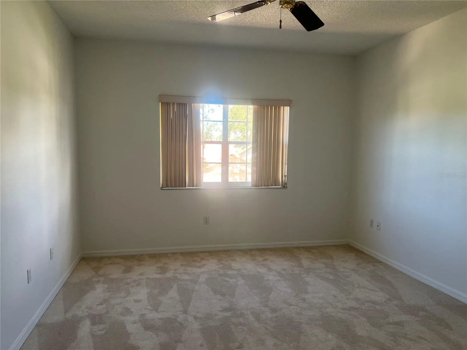 9528 KNIGHTSBRIDGE CIR