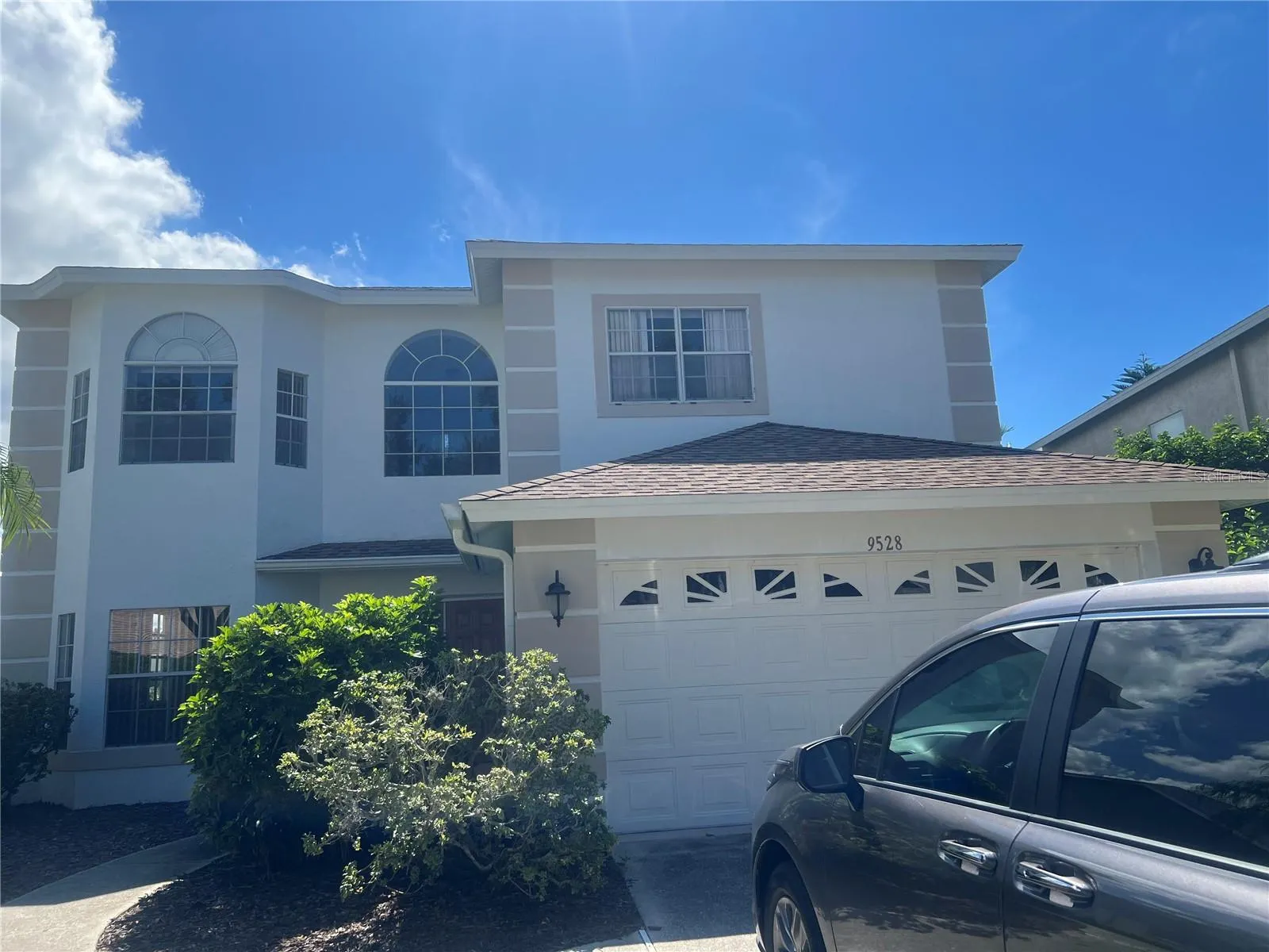 9528 KNIGHTSBRIDGE CIR