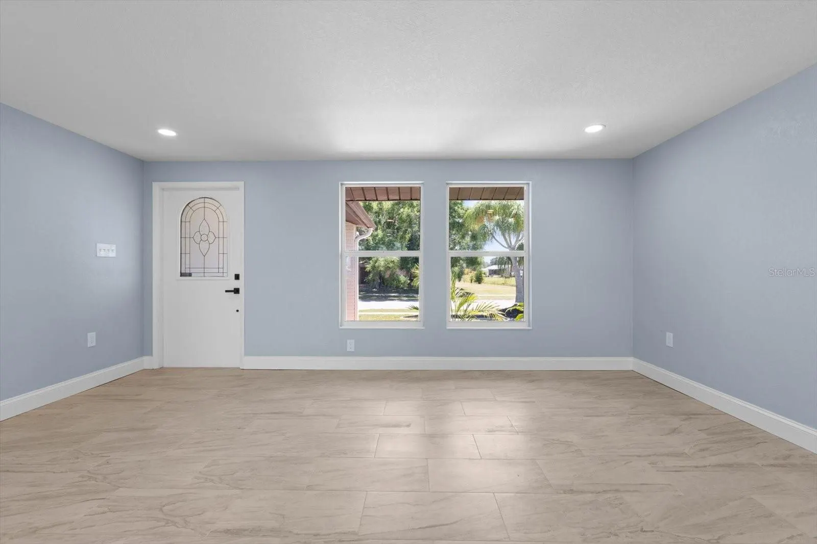 6912 KENWOOD DR