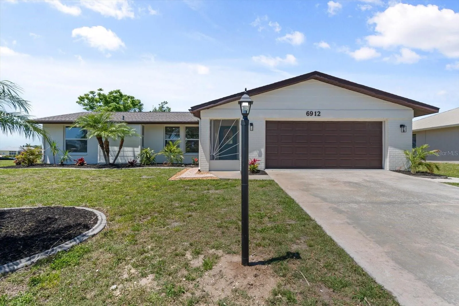 6912 KENWOOD DR