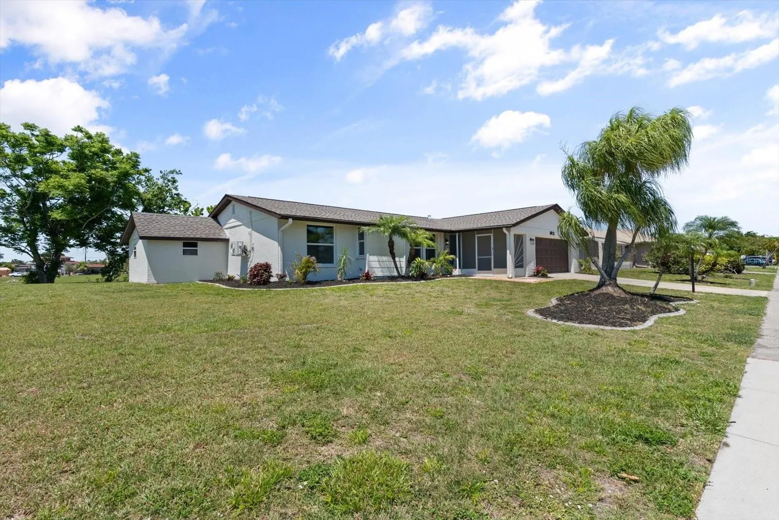 6912 KENWOOD DR