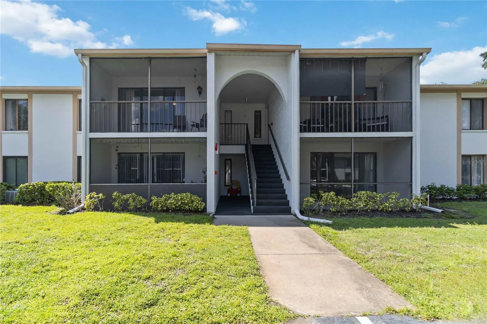 952 COURTYARD LN #32-c, #32-c