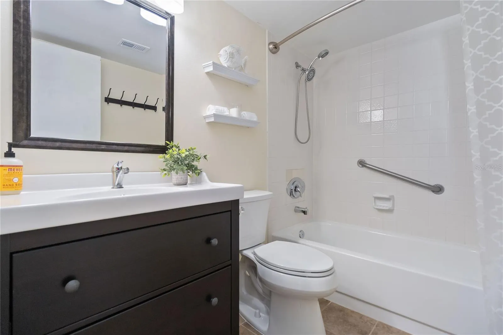952 COURTYARD LN #32-c, #32-c