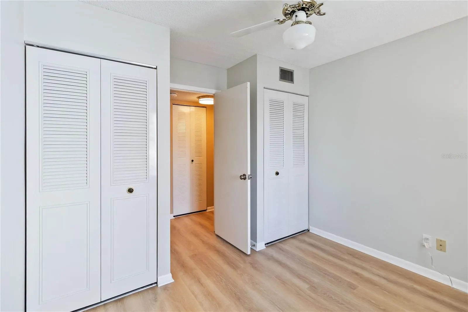 952 COURTYARD LN #32-c, #32-c