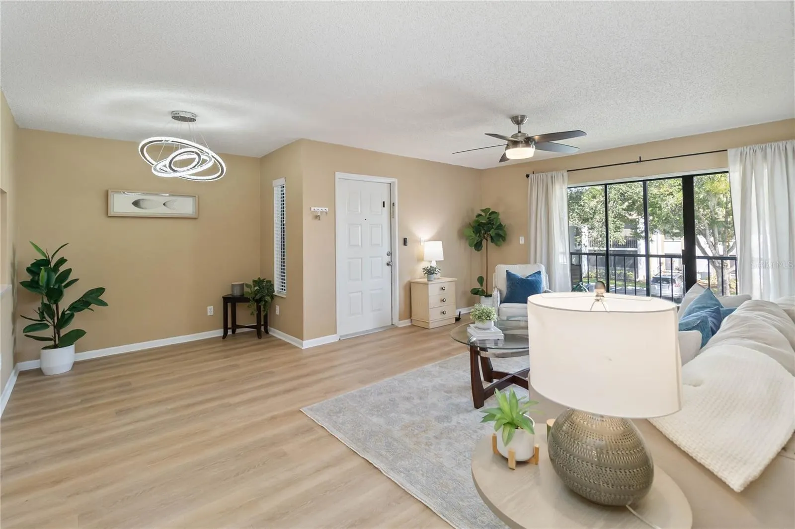 952 COURTYARD LN #32-c, #32-c