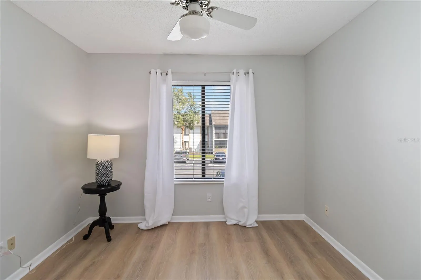 952 COURTYARD LN #32-c, #32-c