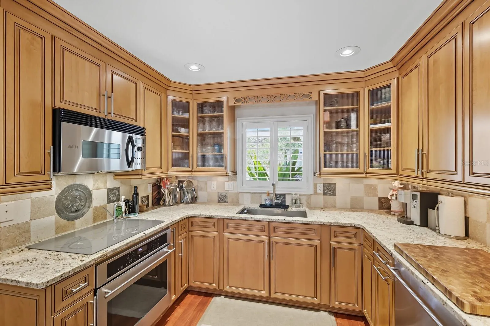 903 20TH AVE W