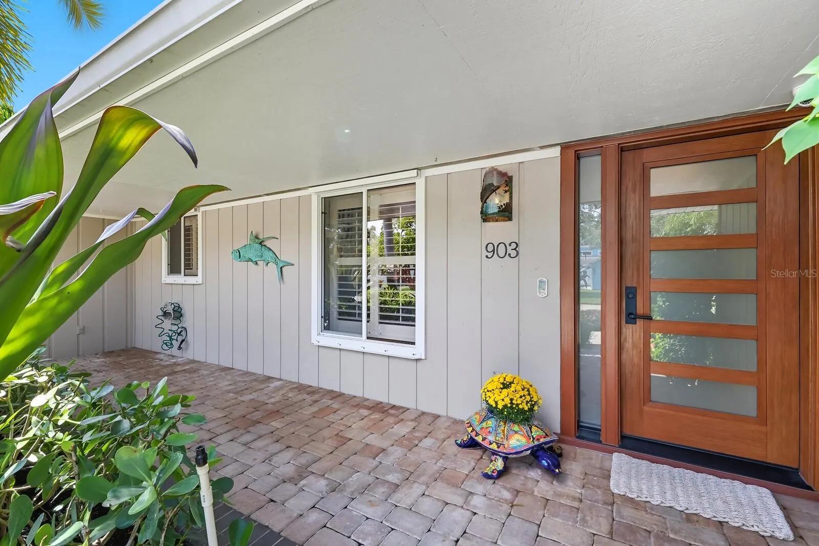 903 20TH AVE W