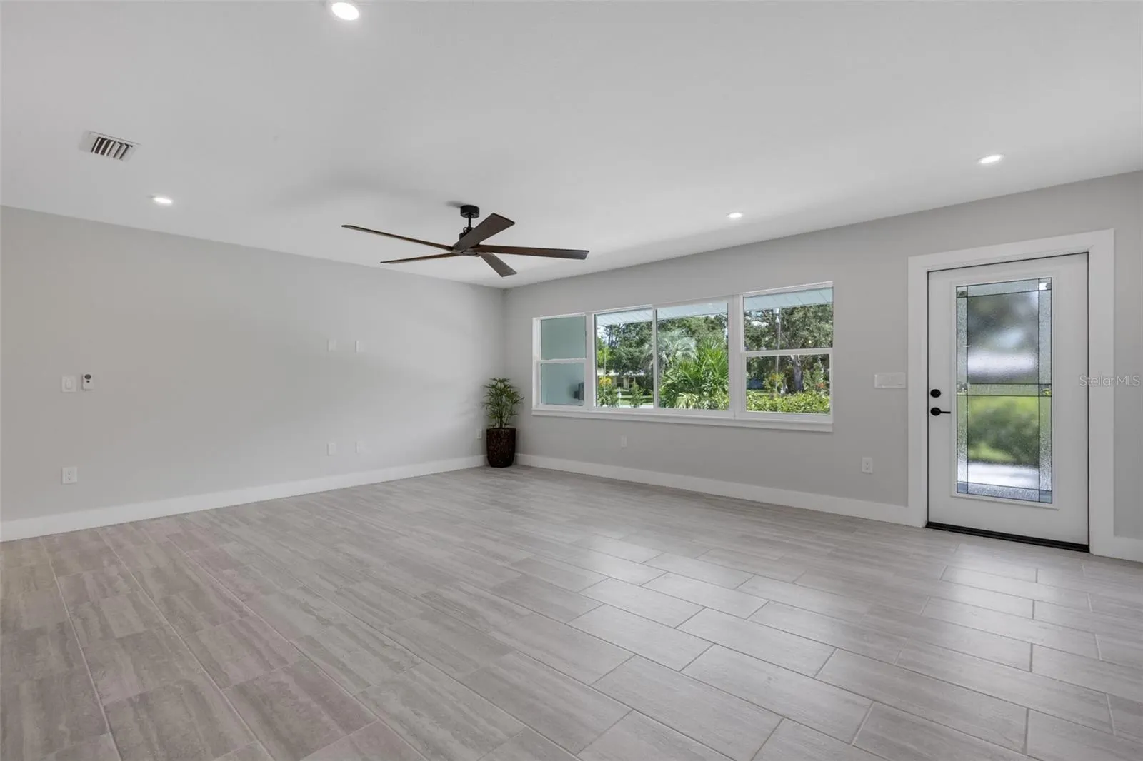 3857 MALEC CIR