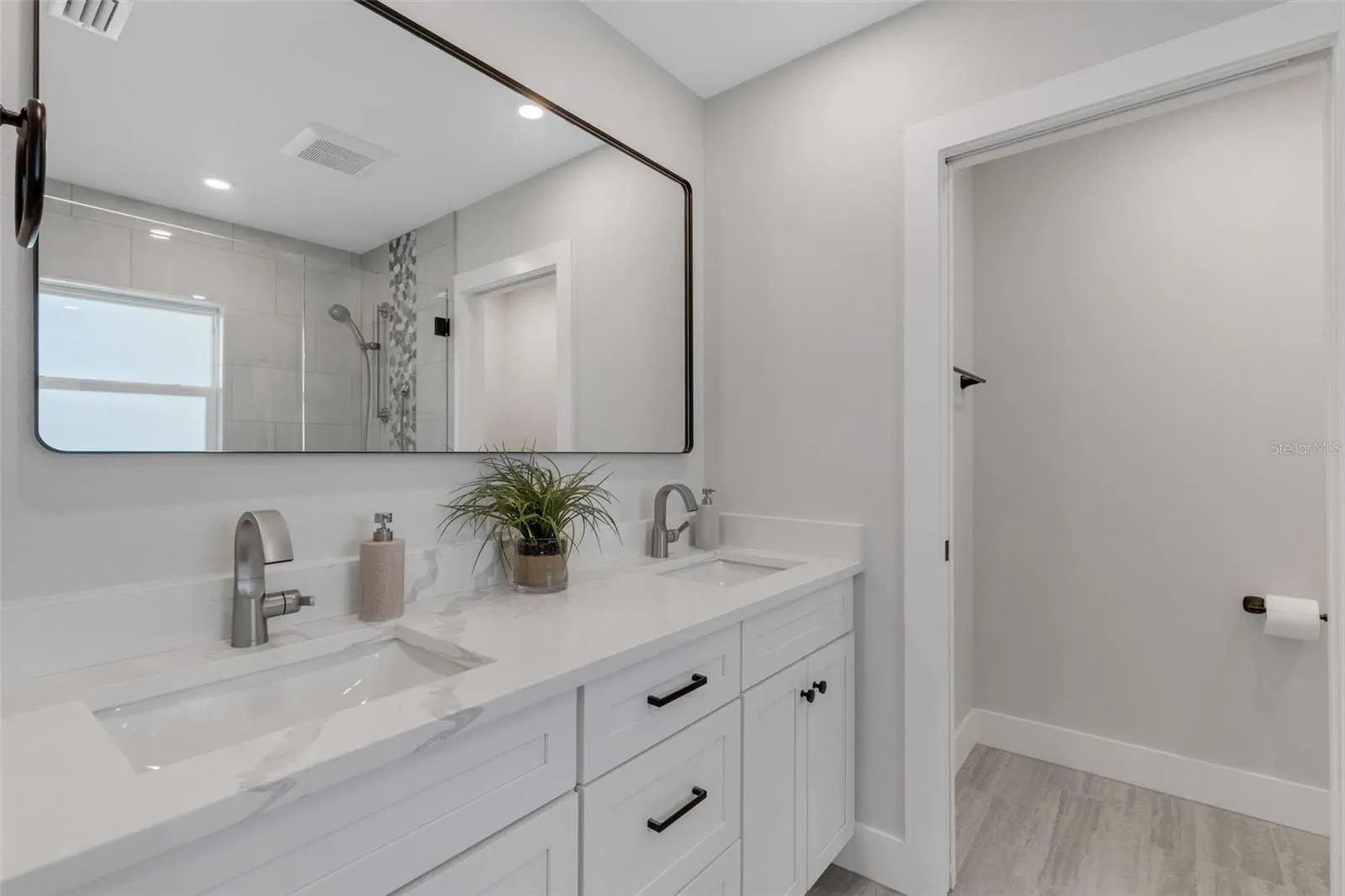 3857 MALEC CIR