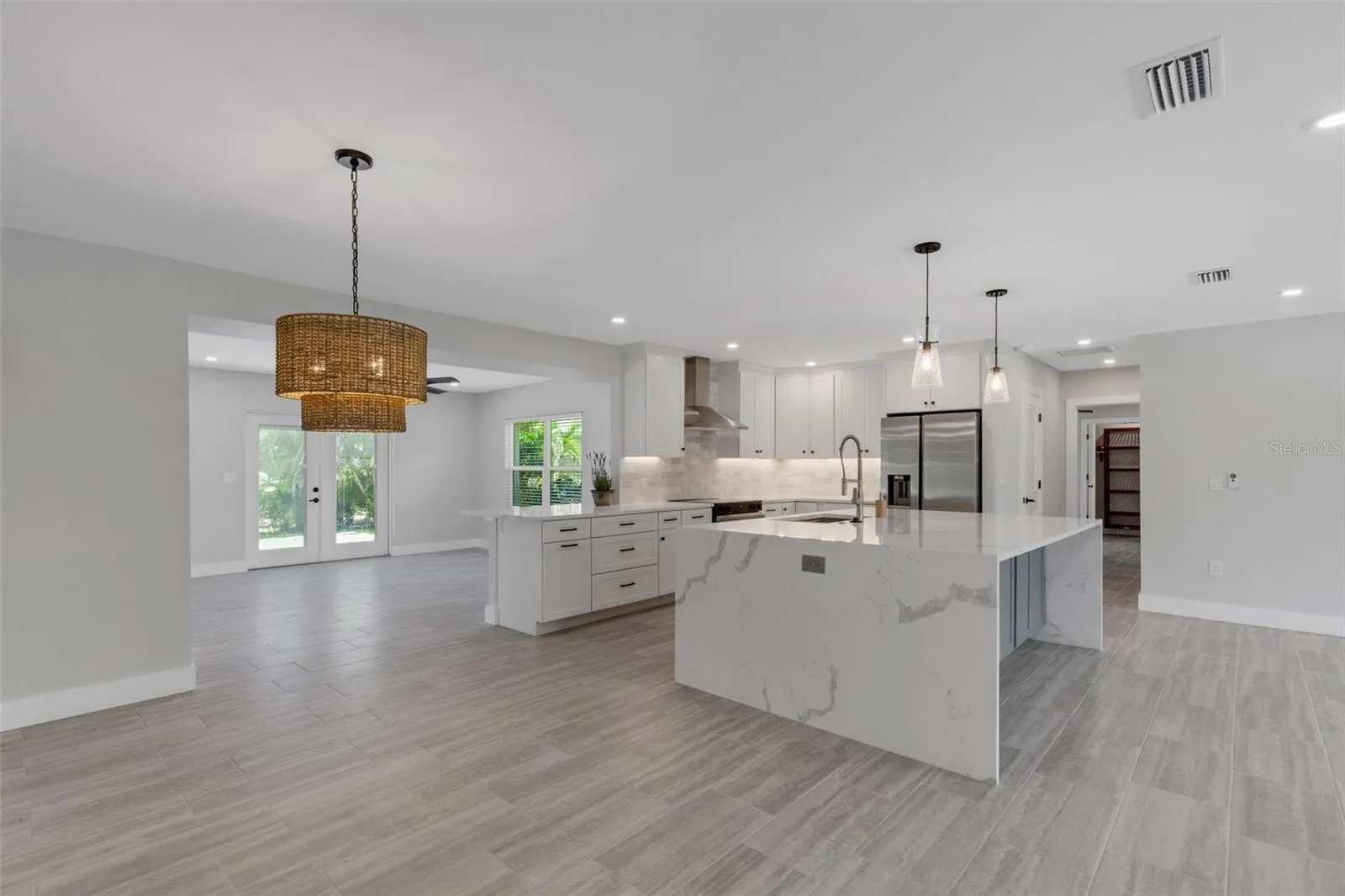 3857 MALEC CIR