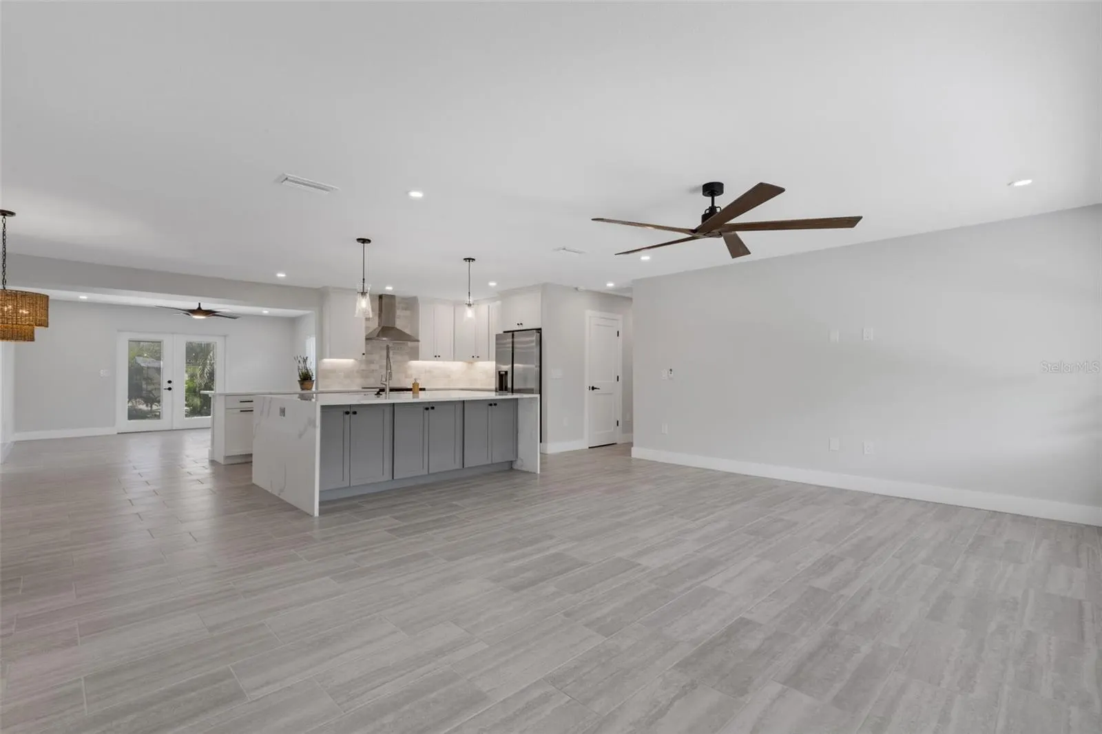 3857 MALEC CIR