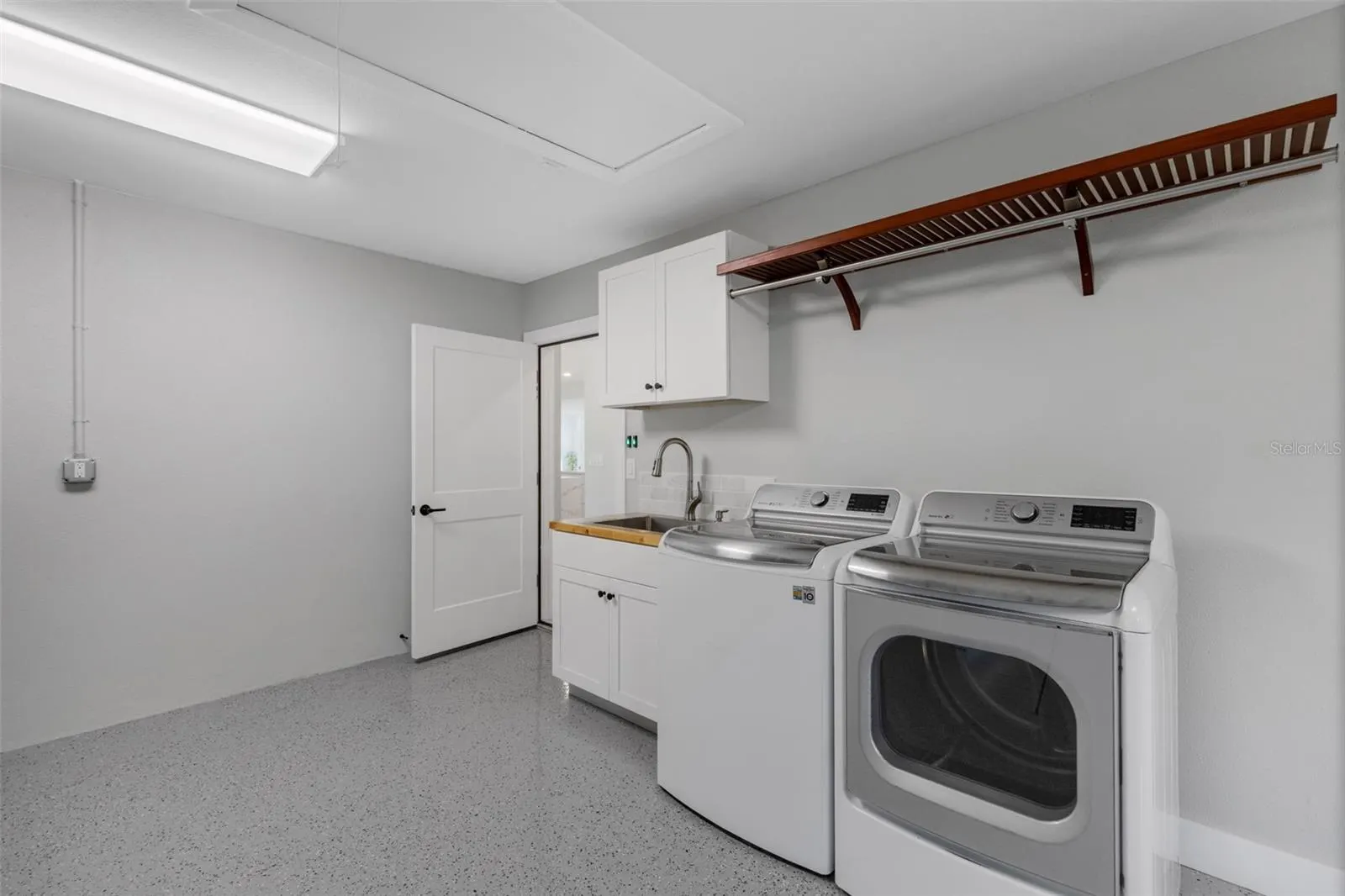 3857 MALEC CIR