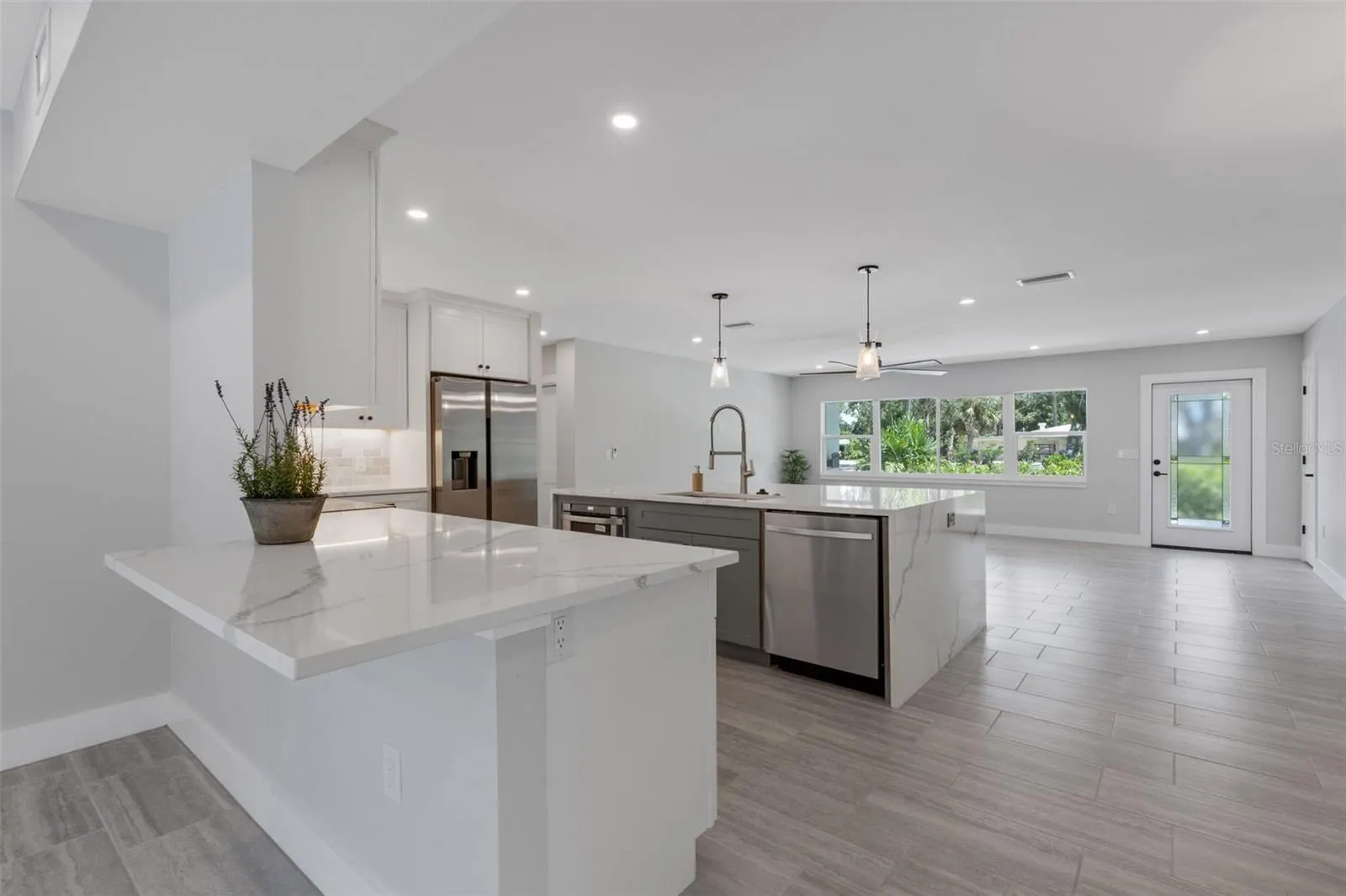 3857 MALEC CIR