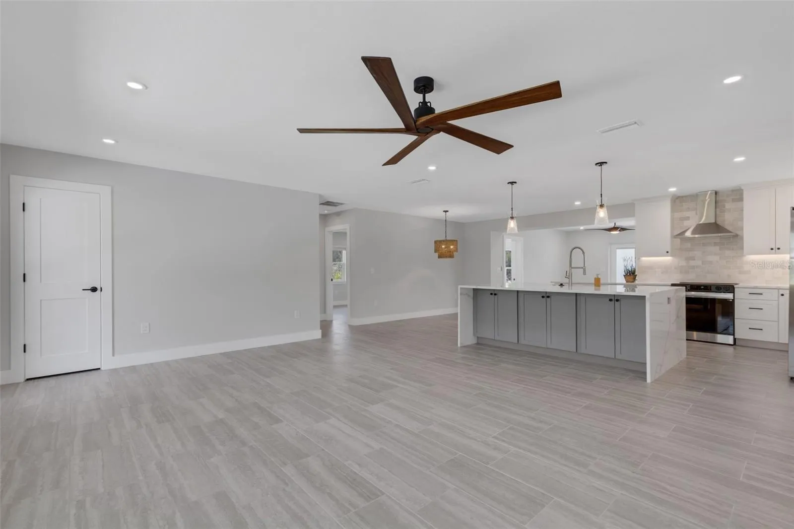 3857 MALEC CIR