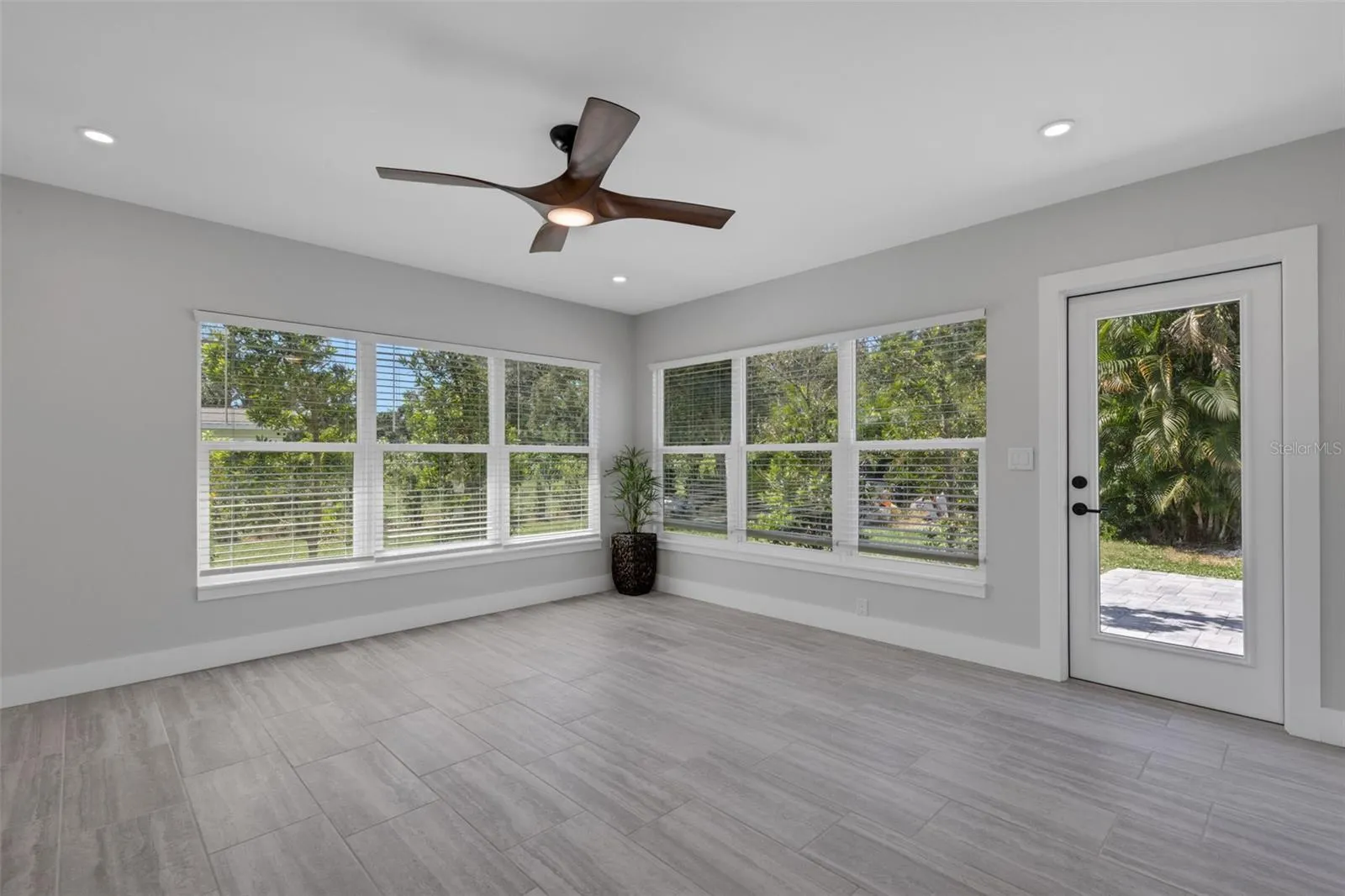 3857 MALEC CIR