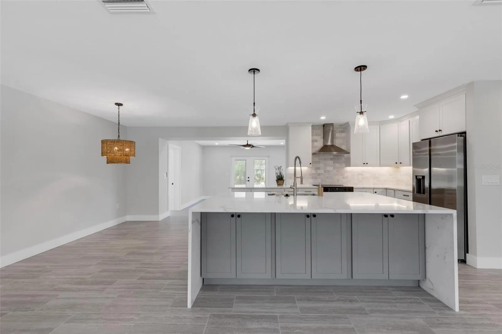 3857 MALEC CIR